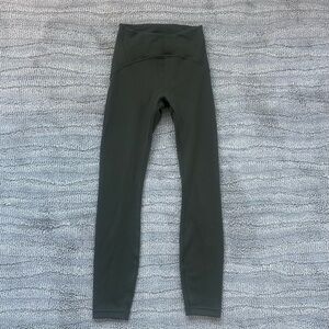 LULULEMON Instill High-Rise 7/8 leggings in perfect conditon!
